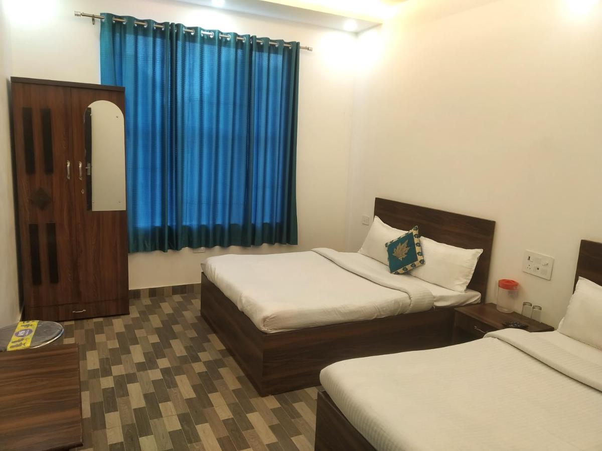 Nv Palace Hotel Вриндавана Экстерьер фото